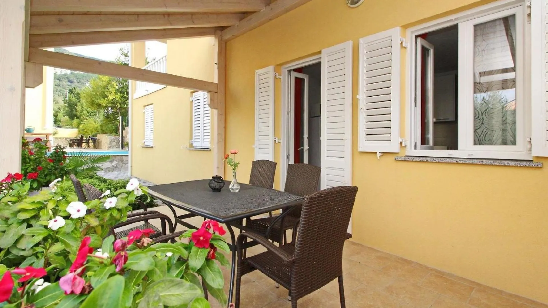 Apartment Tolles Appartement In Baska Mit Eigener Terrasse